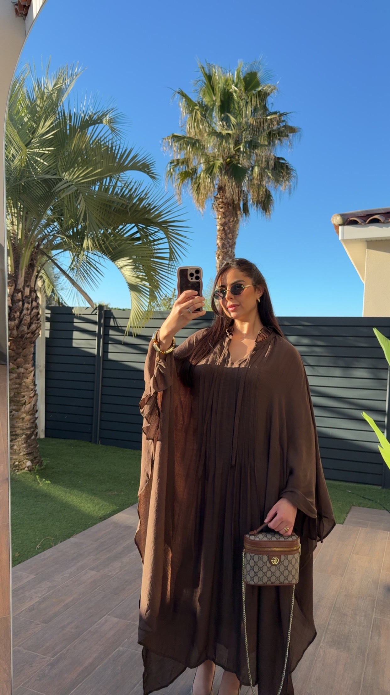 cjmkl1nuyxbjagf0lzezljgyljeumcaoavbob25lmtcsmjsgau9tidi2ljm7igd6axapiai Robe Mia Brown – Image 1